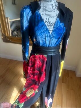 Alice + Olivia Black, blue, yellow & Red Floral Long Sleeve Wrap Pants suit